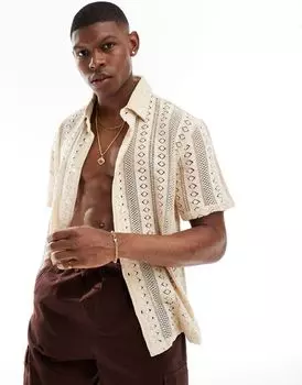 Текстурная рубашка цвета экрю с вышивкой Bershka