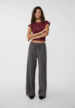 Тканевые брюки FLOWING Stradivarius, пестрый серый