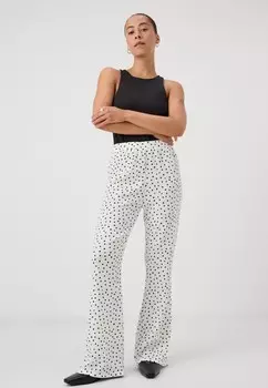 Тканевые брюки ONLHILLARY FLARED ONLY Petite, кремовый