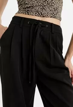 Тканевые брюки Stradivarius, черный