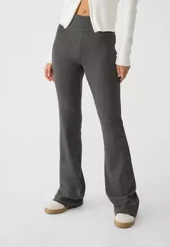 Тканевые брюки Stradivarius, темно-серый