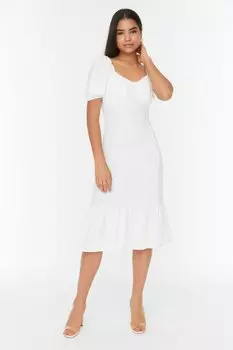 Тканое платье цвета экрю с воланами Trendyol