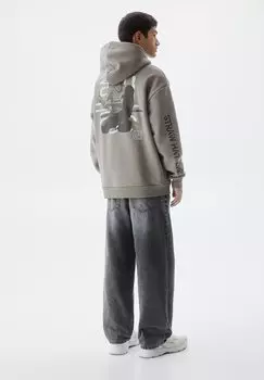 Толстовка One Piece PULL&BEAR, хаки