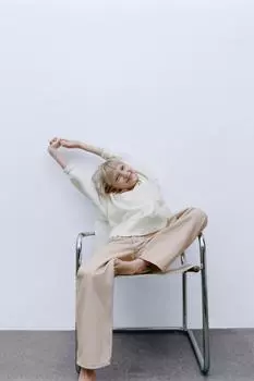 Толстовка с этикеткой ZARA, экрю