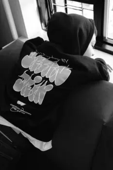 Толстовка с капюшоном с принтом «граффити» ZARA, черный