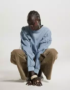 Толстовка с рукавами-рюшами в выстиранном синем цвете ASOS DESIGN