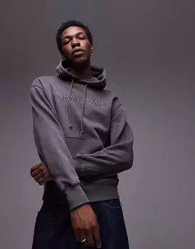 Толстовка Tommy Jeans с логотипом в тон цвета «выбеленный черный»