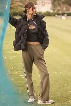 Толстовка укороченная Daily Practice Anthropologie Sport с вырезами, темно-серый