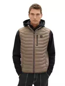 TOM TAILOR стеганый жилет с логотипом, зеленый