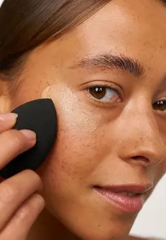 Тональная основа EVEN FINISH FOUNDATION+PRIMER Collistar, цвет n.4 biscuit