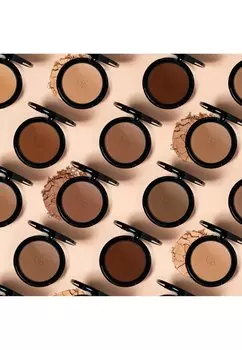 Тональное средство TWO WAY CAKE BLACK UP, серый