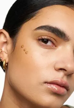 Тональный крем Strobe Dewy Skin Tint MAC, цвет deep 2