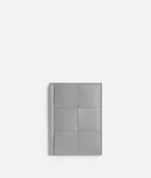 Тонкий футляр для карточек с клапаном на кассете Bottega Veneta