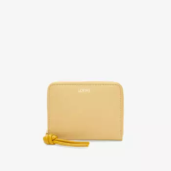 Тонкий кожаный кошелек с узлом Loewe, цвет butter/sunflower