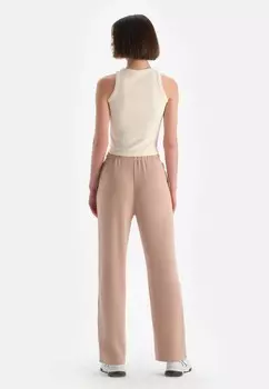 Топ ACTIVE DAGI, кремовый