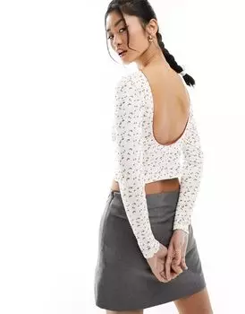 Топ ASOS цвета слоновой кости с глубоким овальным вырезом на спине, кружевной отделкой и цветочным принтом вишни