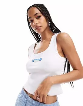 Топ ASOS DESIGN mini в рубчик с бисерной рыбкой белого цвета