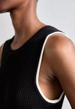 Топ ELEEN TANK Soulland, черный