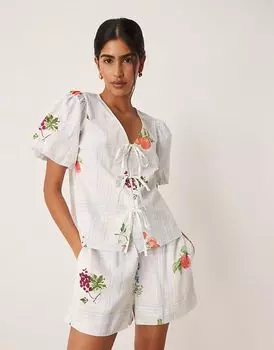 Топ-комбинация с завязкой от Nobody's Child Bernadetta в клетку с фруктовым принтом