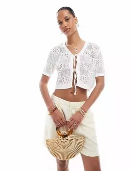 Топ крючком с цветочным узором в шахматном порядке и завязкой спереди в кремовом цвете Pieces