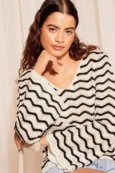 Топ крючком с расклешенными рукавами Friends Like These, черный