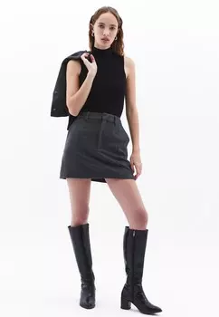 Топ MIT ROLLKRAGEN OXXO, черный