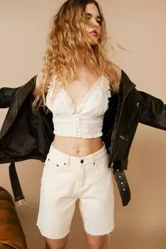 Топ на бретельках с жатыми пуговицами спереди Nasty Gal, белый