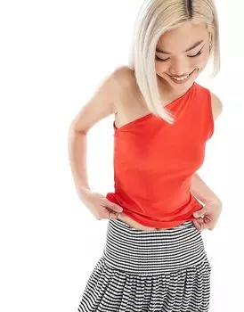 Топ на одно плечо Cindy красного цвета Weekday