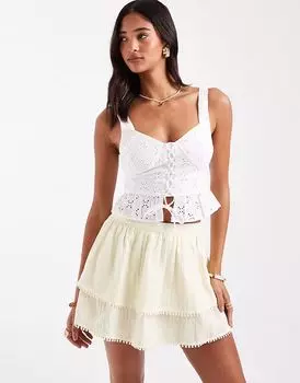 Топ New Look на шнуровке с вышивкой белого цвета