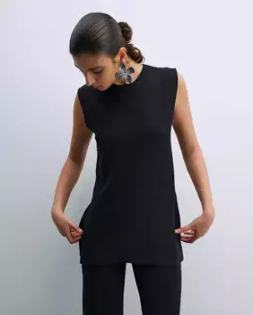 Топ простой вязки Sfera, черный