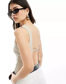 Топ Pull&Bear каменно-бежевого цвета с открытой спиной и поясом