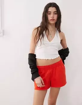 Топ Reclaimed Vintage с ребристым лифом и сборками на шее белого цвета