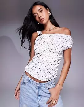 Топ River Island с асимметричными рукавами и узором в горошек, белый