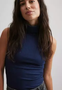 Топ RMELLOSES MIT ROLLKRAGEN NA-KD, темно-синий