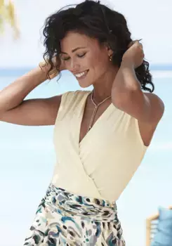 Топ-рубашка LASCANA, с тонкими рюшами на плече, эластичный женский топ, цвет Vanille