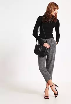 Топ с длинными рукавами BENITA Rosemunde, черный