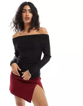 Топ с длинными рукавами и открытыми плечами из черного блестящего материала Pieces