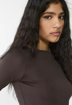 Топ с длинными рукавами WITH BOAT NECK Stradivarius, коричневый