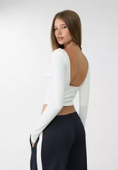 Топ с длинными рукавами WITH V-NECKLINE Stradivarius, белый