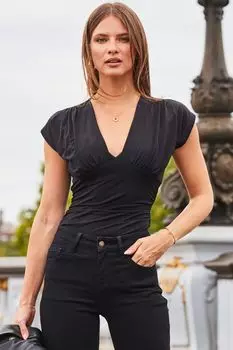 Топ с короткими рукавами и рюшами Sosandar, черный