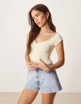 Топ с короткими рукавами и сборками по подолу ASOS DESIGN цвета сливочного масла