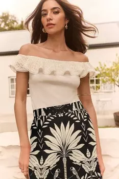 Топ с оборками и рюшами, связанный крючком Lipsy, белый