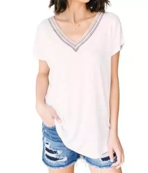 Топ с радужной лентой цвета Off-White Cozy Casual