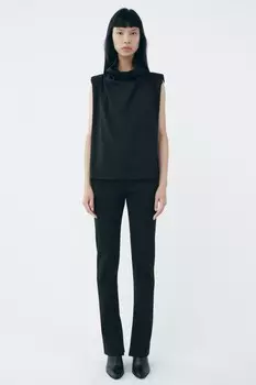 Топ с высоким воротом и подплечниками ZARA, черный