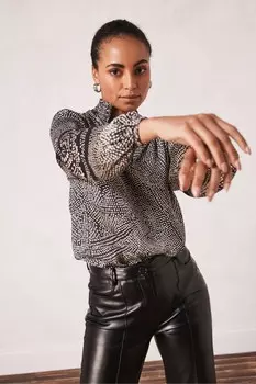 Топ с высоким воротом и принтом «Энджи» Mint Velvet, бежевый