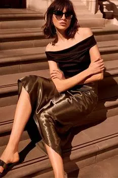 Топ с закрученным воротником и вырезом бардо Mint Velvet, черный