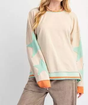 Топ с заплатками на рукавах и минеральным принтом в серо-коричневом цвете Easel