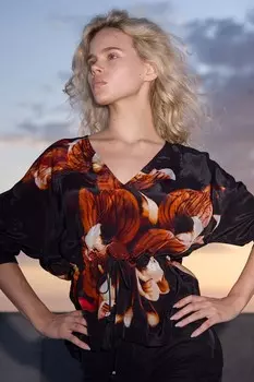 Топ Spell с принтом в виде выжженных цветов и завязкой кисточкой на талии Religion, черный