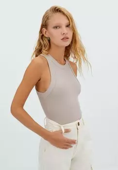 Топ Stradivarius