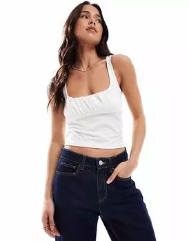 Топ Stradivarius со сборками белого цвета